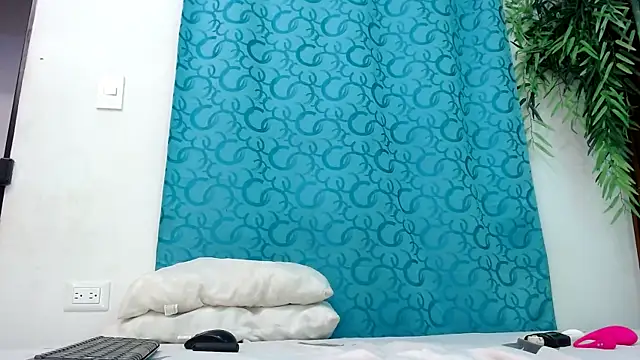 eladyrous98 online show from December 19, 2025, 3:25 pm