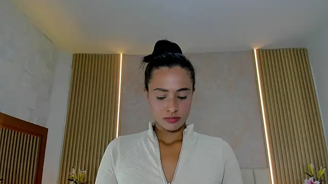 ZOEBARLOWE online show from October 28, 2025, 7:02 pm