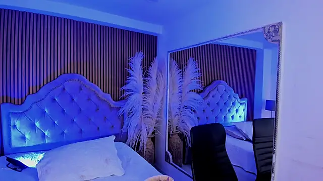 SelenaStonne online show from February 19, 2026, 7:55 pm