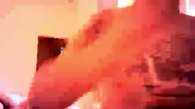 parejajuguetona420 online show from December 18, 2025, 8:56 pm