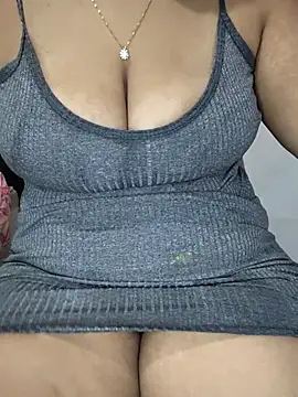 jadeamourim   online show from May 27, 2026, 1:37 am