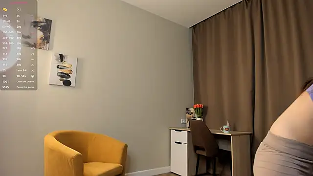 TaiteFairfield online show from December 1, 2025, 7:31 am