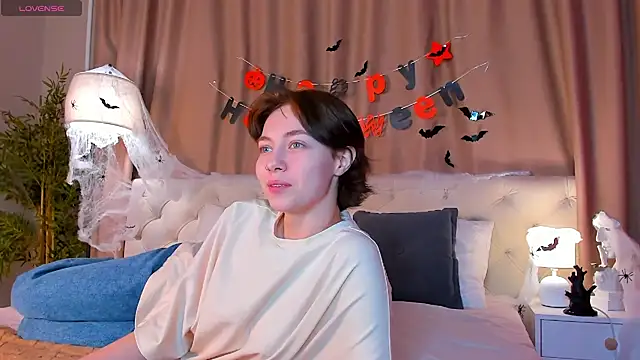 Snapshot of Skelerata chatting on October 28, 2025, 1:06 am Skelerata online show from October 28, 2025, 1:06 am