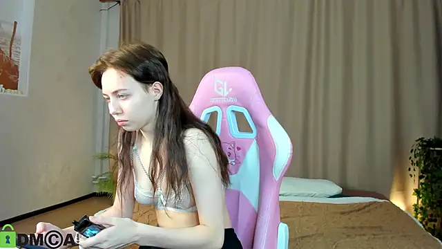 Snapshot of Skelerata chatting on October 5, 2025, 1:07 am Skelerata online show from October 5, 2025, 1:07 am