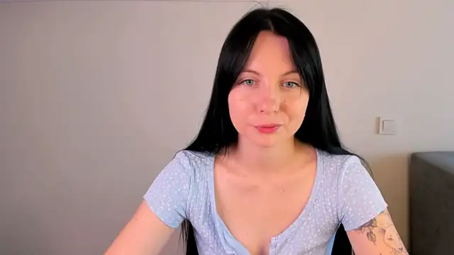 Snapshot of Elle_Pearl_ chatting on July 22, 2026, 5:53 am Elle Pearl online show from July 22, 2026, 5:53 am