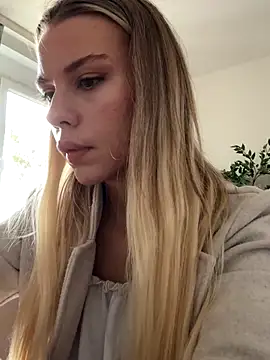 Snapshot of SexyMommyKate chatting on September 25, 2025, 11:27 am SexyMommyKate online show from September 25, 2025, 11:27 am