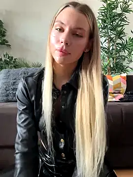 Snapshot of SexyMommyKate chatting on October 10, 2025, 12:28 pm SexyMommyKate online show from October 10, 2025, 12:28 pm