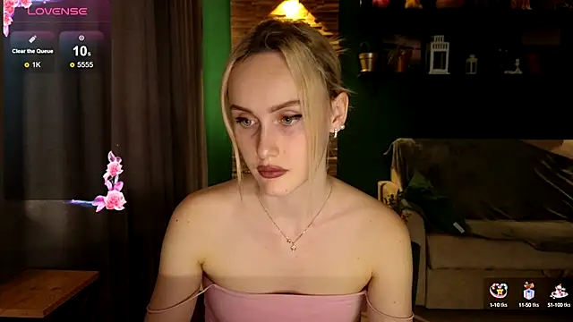 Snapshot of Belle_Vill3575 chatting on September 12, 2025, 8:25 am Belle Vill3575 online show from September 12, 2025, 8:25 am