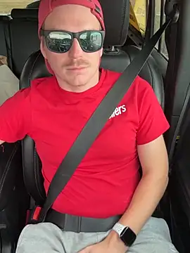 Snapshot of uncut_luke chatting on October 17, 2025, 8:54 pm uncut luke online show from October 17, 2025, 8:54 pm