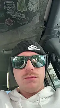 Snapshot of uncut_luke chatting on January 6, 2026, 10:14 pm uncut luke online show from January 6, 2026, 10:14 pm