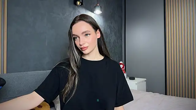 litlle angelll online show from December 14, 2025, 5:18 pm