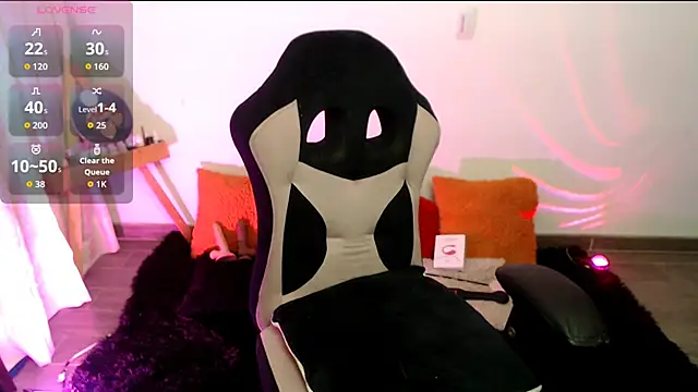 LunaBunny8 online show from January 7, 2026, 2:05 am