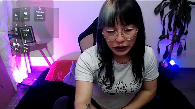 LunaBunny8 online show from November 13, 2025, 1:53 am