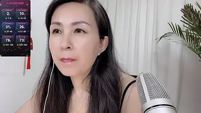 Snapshot of JackieBell chatting on September 18, 2025, 5:43 am JackieBell online show from September 18, 2025, 5:43 am
