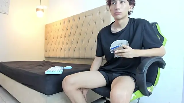 Darkknightx01 online show from March 29, 2026, 2:02 am