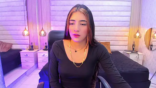 VictoriaaBlair online show from May 5, 2026, 8:12 pm