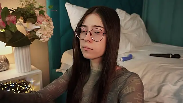 Snapshot of ywixos chatting on March 12, 2026, 2:54 pm ywixos online show from March 12, 2026, 2:54 pm