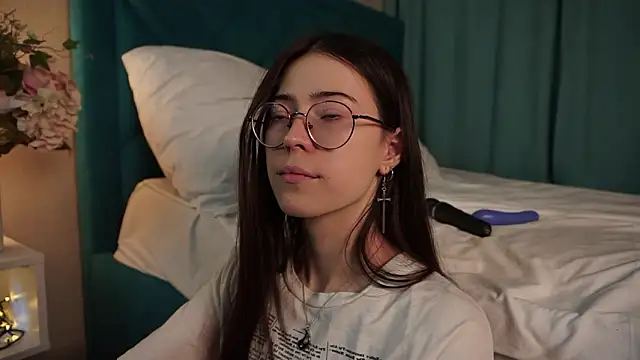 Snapshot of ywixos chatting on March 15, 2026, 3:08 pm ywixos online show from March 15, 2026, 3:08 pm