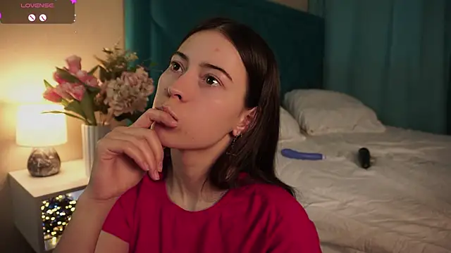 Snapshot of ywixos chatting on March 31, 2026, 1:57 pm ywixos online show from March 31, 2026, 1:57 pm