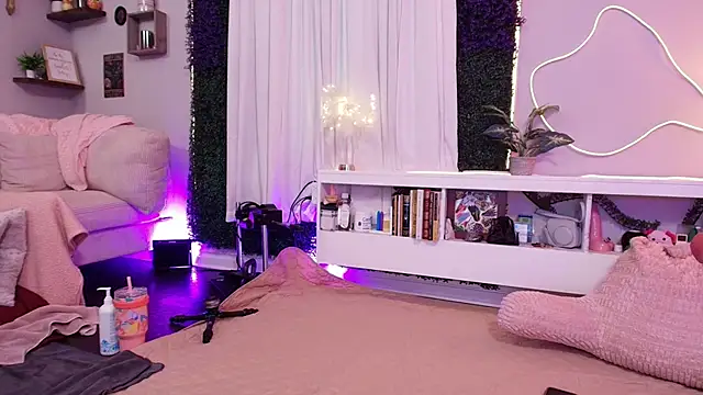 Snapshot of Lexibby69 chatting on November 10, 2025, 12:21 pm Lexibby69 online show from November 10, 2025, 12:21 pm