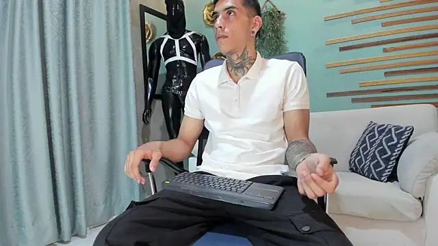 jharol cardonaa online show from November 19, 2025, 1:38 am