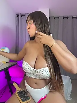 Snapshot of Mia_sweet80 chatting on March 13, 2026, 4:06 am Mia sweet80 online show from March 13, 2026, 4:06 am