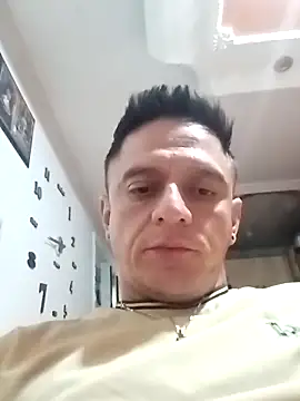 leon8013A online show from November 14, 2025, 1:42 am