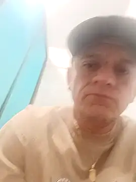 leon8013A online show from September 10, 2025, 11:53 am