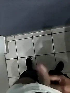 Leofj007 online show from November 3, 2025, 5:49 pm