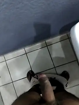 Leofj007 online show from November 30, 2025, 11:05 pm