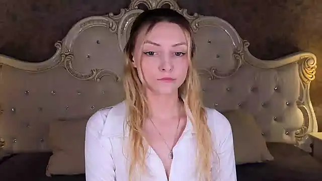 CindyFors online show from September 28, 2025, 9:00 pm