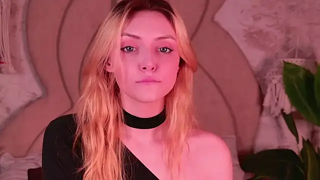 CindyFors online show from September 21, 2025, 9:09 pm