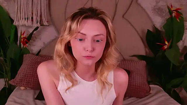 CindyFors online show from November 6, 2025, 8:57 pm