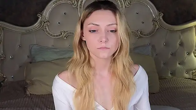 CindyFors online show from September 25, 2025, 9:32 pm