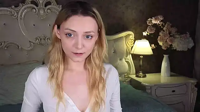 CindyFors online show from September 13, 2025, 8:42 pm