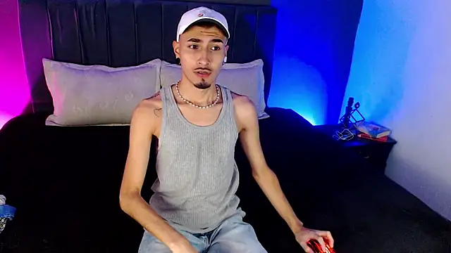 Snapshot of Toyboy_richard chatting on July 14, 2026, 10:21 am Toyboy richard online show from July 14, 2026, 10:21 am