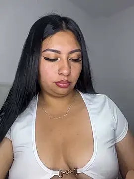 Snapshot of Issa_Santana chatting on May 27, 2026, 9:33 pm Issa Santana online show from May 27, 2026, 9:33 pm