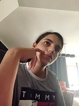 SweetMelodyZ online show from November 17, 2025, 10:30 am