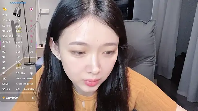 NiNi-baby520 online show from October 5, 2025, 7:21 am