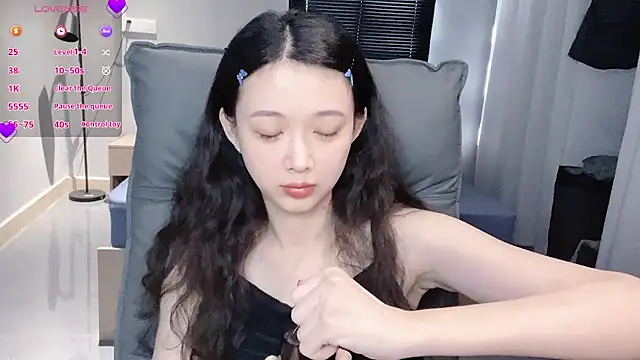 NiNi-baby520 online show from September 14, 2025, 7:20 am