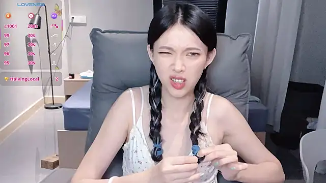 NiNi-baby520 online show from October 28, 2025, 7:18 am