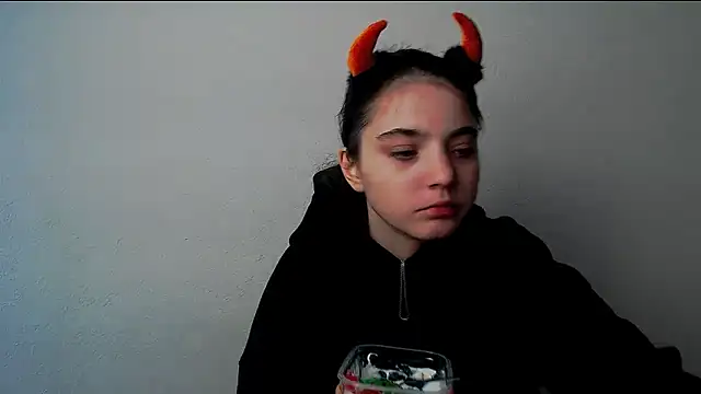 Sun Shine   online show from October 9, 2025, 10:27 am