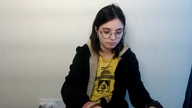 Snapshot of Sun_Shine__ chatting on February 9, 2026, 1:09 pm Sun Shine online show from February 9, 2026, 1:09 pm