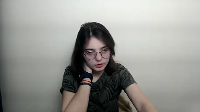 Snapshot of Sun_Shine__ chatting on February 6, 2026, 4:14 pm Sun Shine online show from February 6, 2026, 4:14 pm