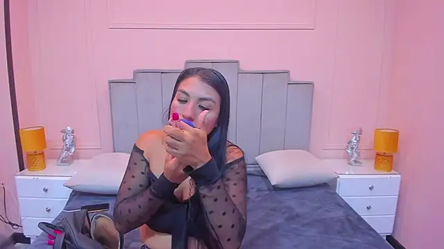 Snapshot of gabriela_lux chatting on September 27, 2025, 12:11 pm gabriela lux online show from September 27, 2025, 12:11 pm