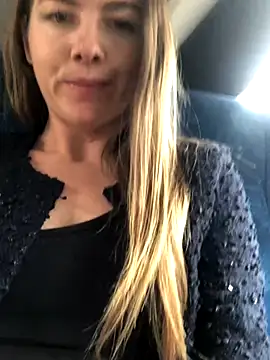 Snapshot of Angiehuston1 chatting on September 27, 2025, 2:01 pm Angiehuston1 online show from September 27, 2025, 2:01 pm