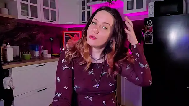 Snapshot of NanaMoonlight chatting on April 4, 2026, 1:28 pm NanaMoonlight online show from April 4, 2026, 1:28 pm