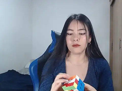 Snapshot of EloiseJun chatting on November 6, 2025, 12:14 am EloiseJun online show from November 6, 2025, 12:14 am