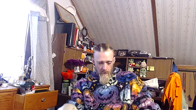 thejuicybacon online show from November 27, 2025, 1:55 pm