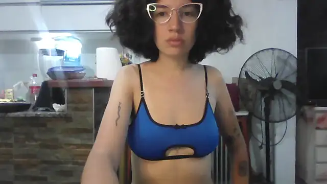 loliporomero online show from October 10, 2025, 12:55 am